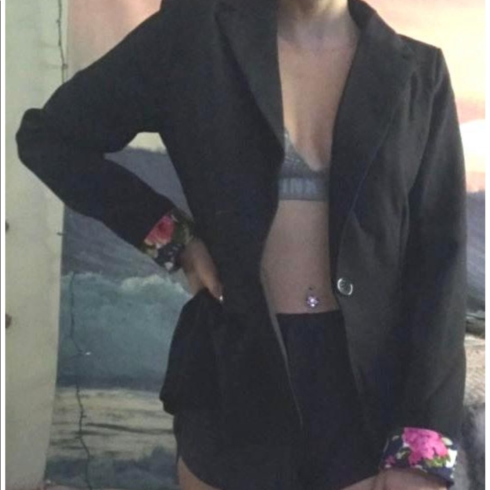 Blazer with Sleeve Accent